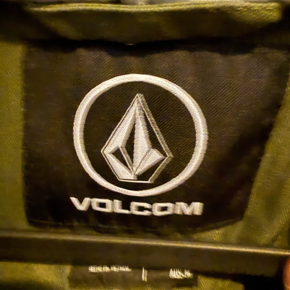 Volcom Performance Jacket - Picture 2 of 3